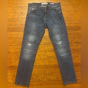 Guess men’s slim fit tapered stretch destroyed moto jeans 33x30 light blue